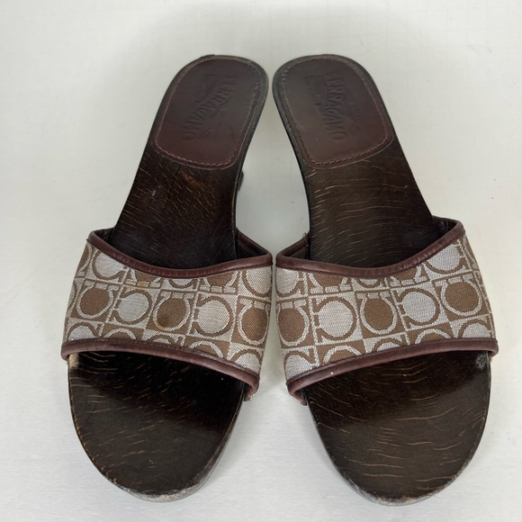 salvatore ferragamo sandals women Size 7.5B Signature Brown Textile Italy - Picture 12 of 16